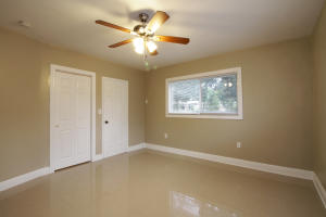 BISCAYNE GARDENS SEC E PART 6 - Residential Lease