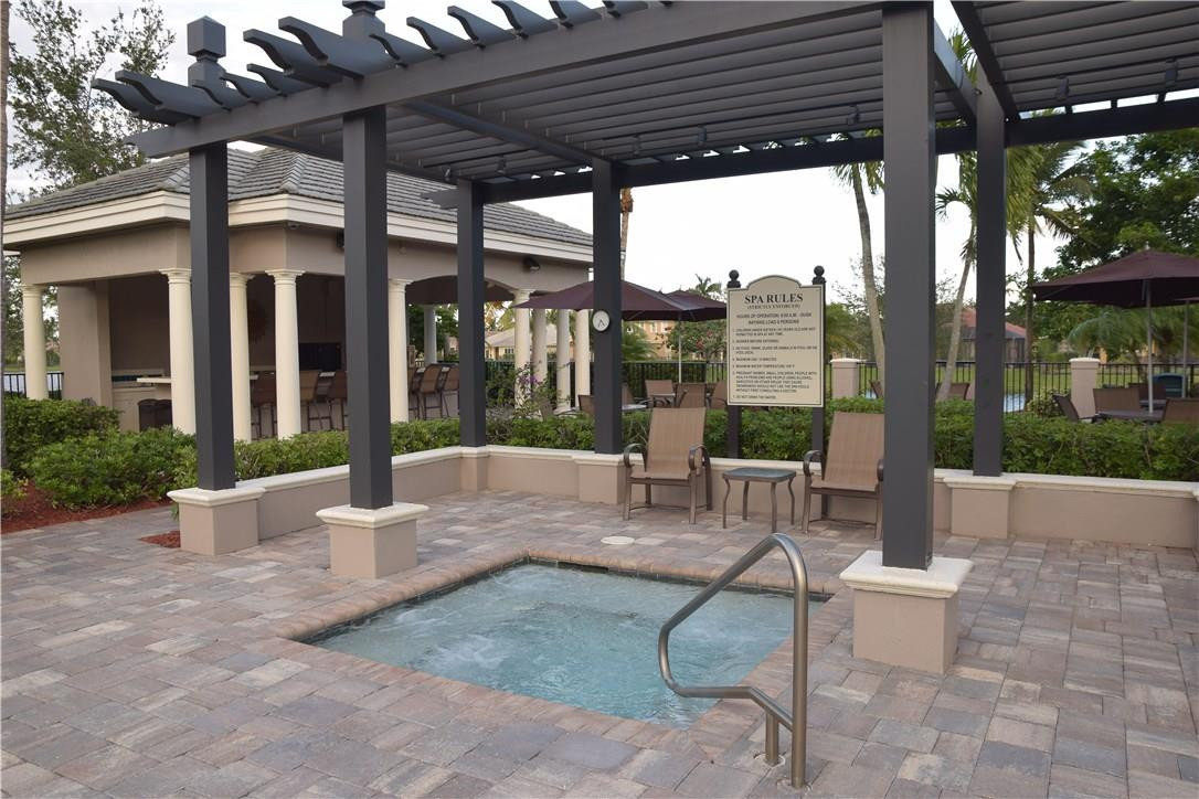 Parkland Isles 164-42 B - Residential