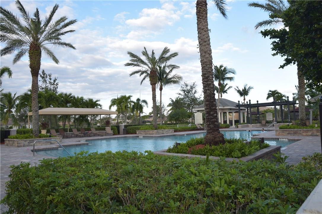 Parkland Isles 164-42 B - Residential