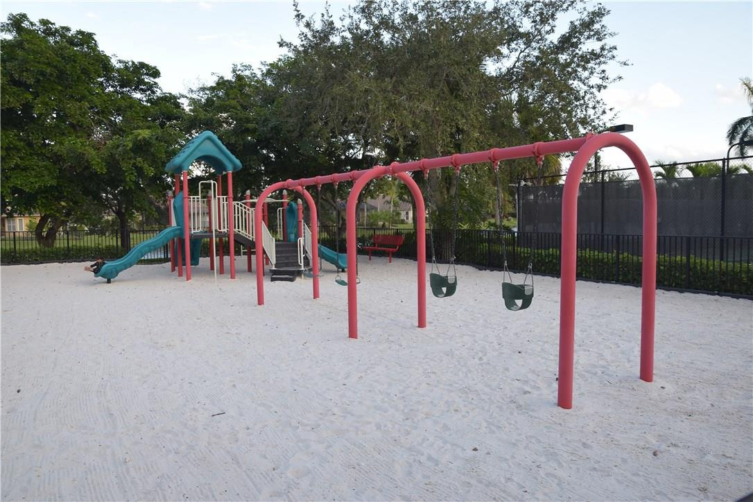 Parkland Isles 164-42 B - Residential