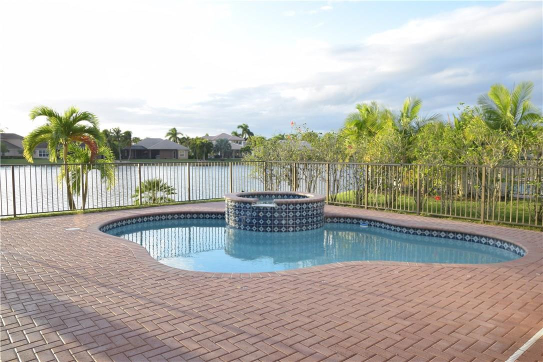 Parkland Isles 164-42 B - Residential