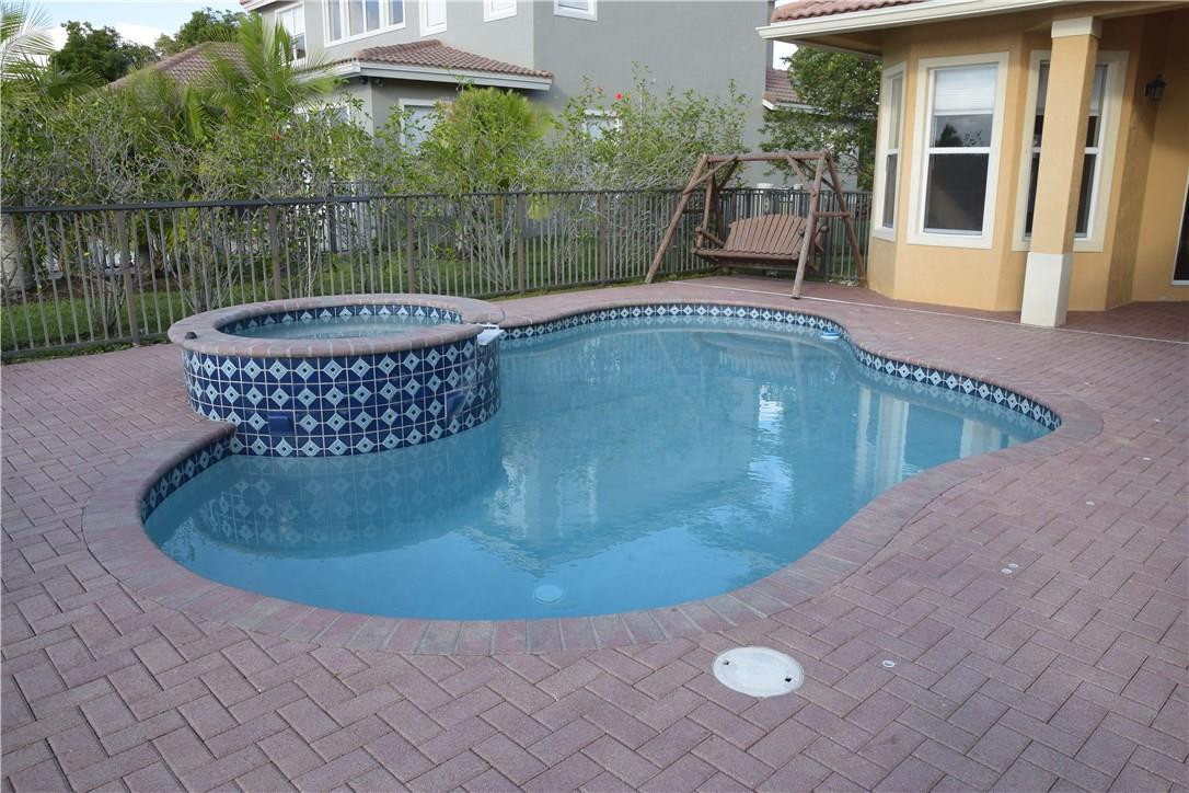 Parkland Isles 164-42 B - Residential