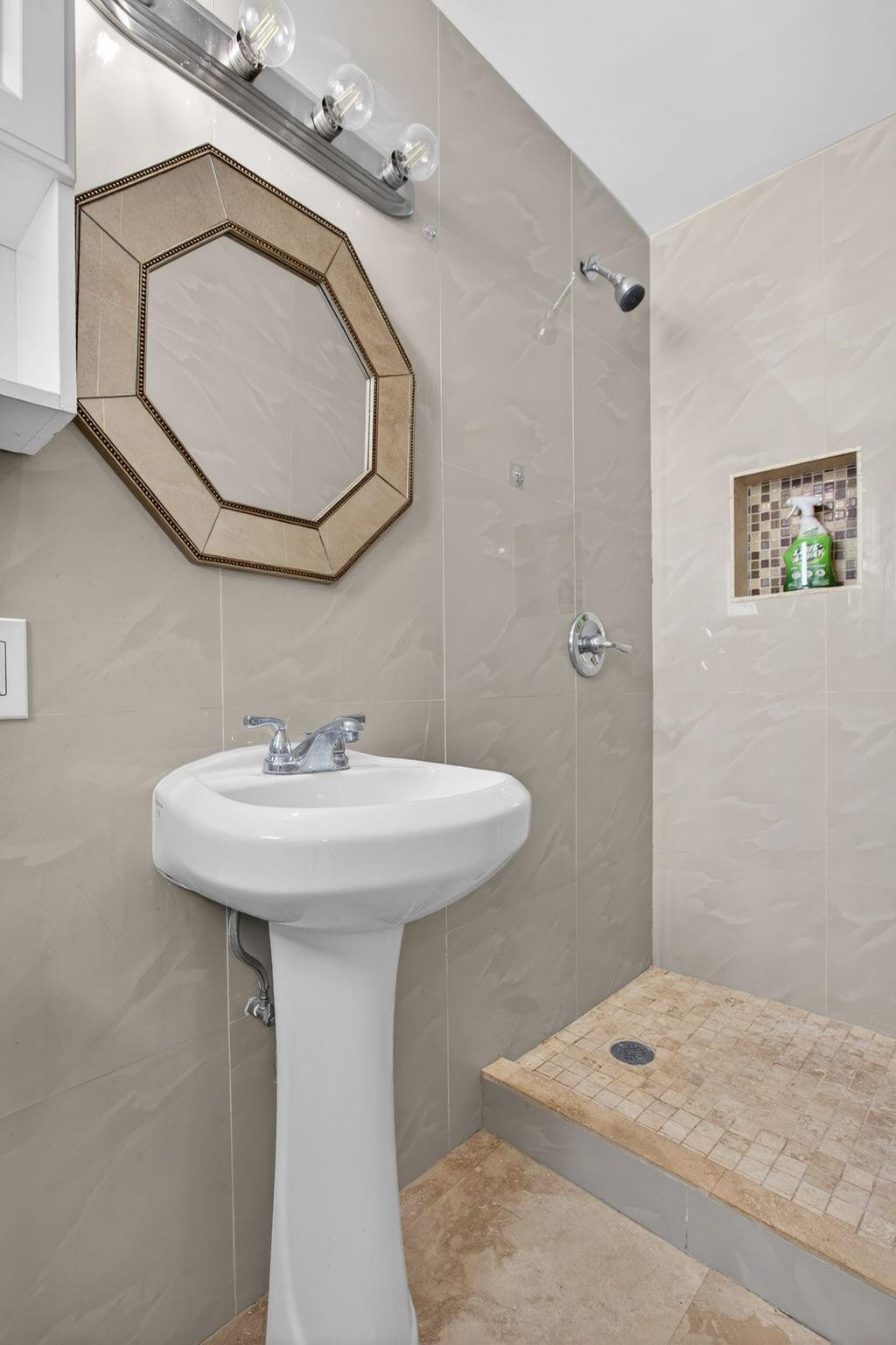 CORAL RIDGE ISLES - Residential Income