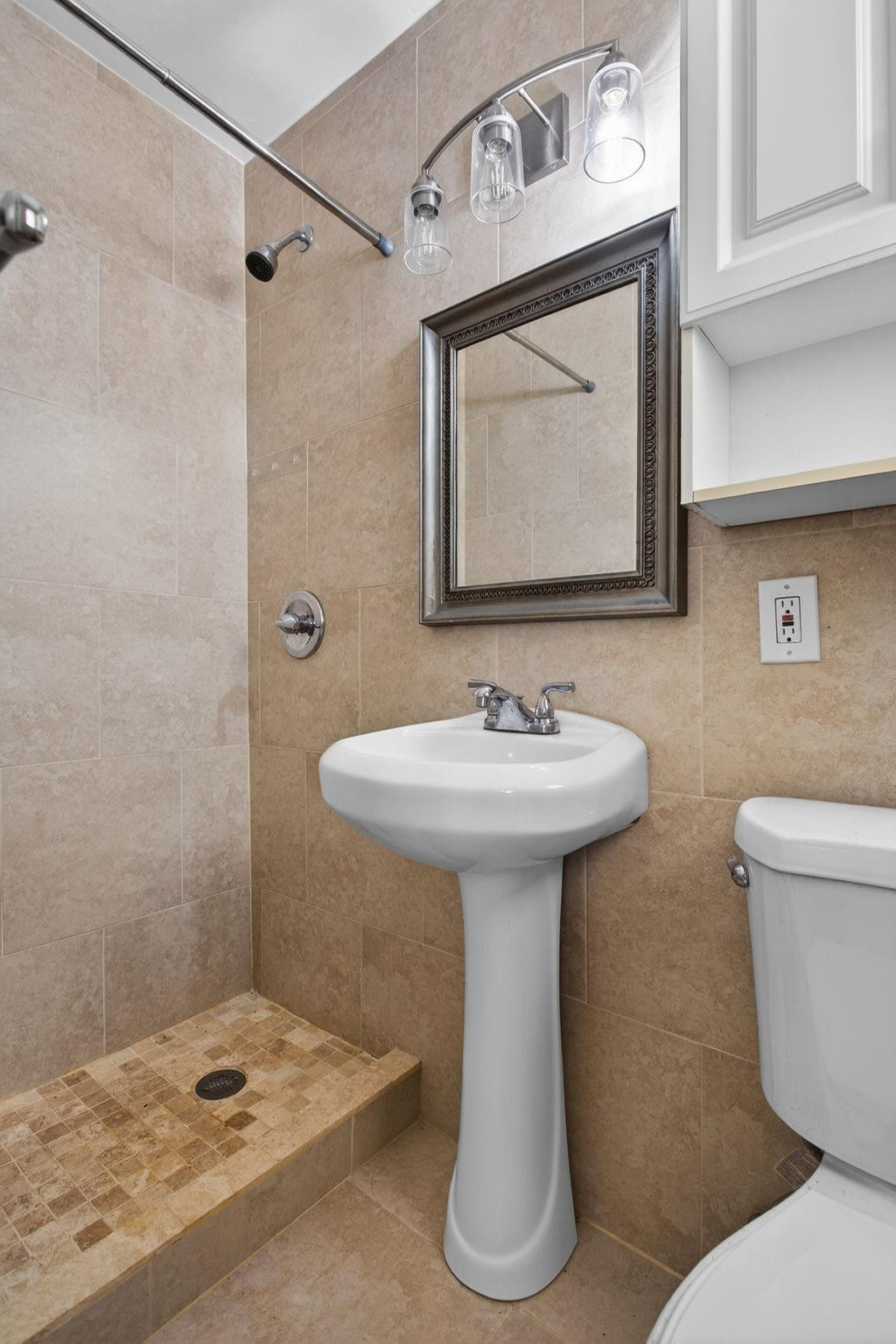 CORAL RIDGE ISLES - Residential Income