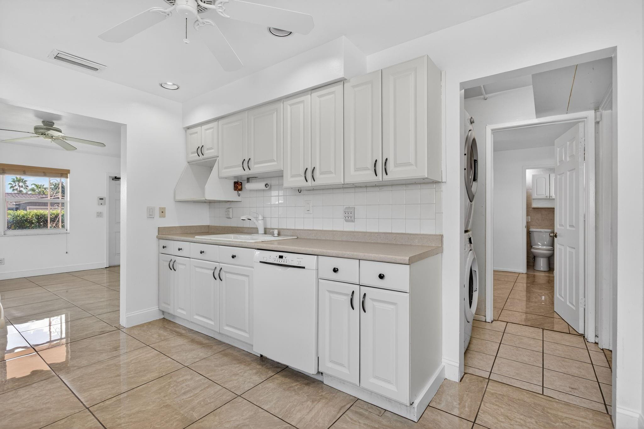 CORAL RIDGE ISLES - Residential Income