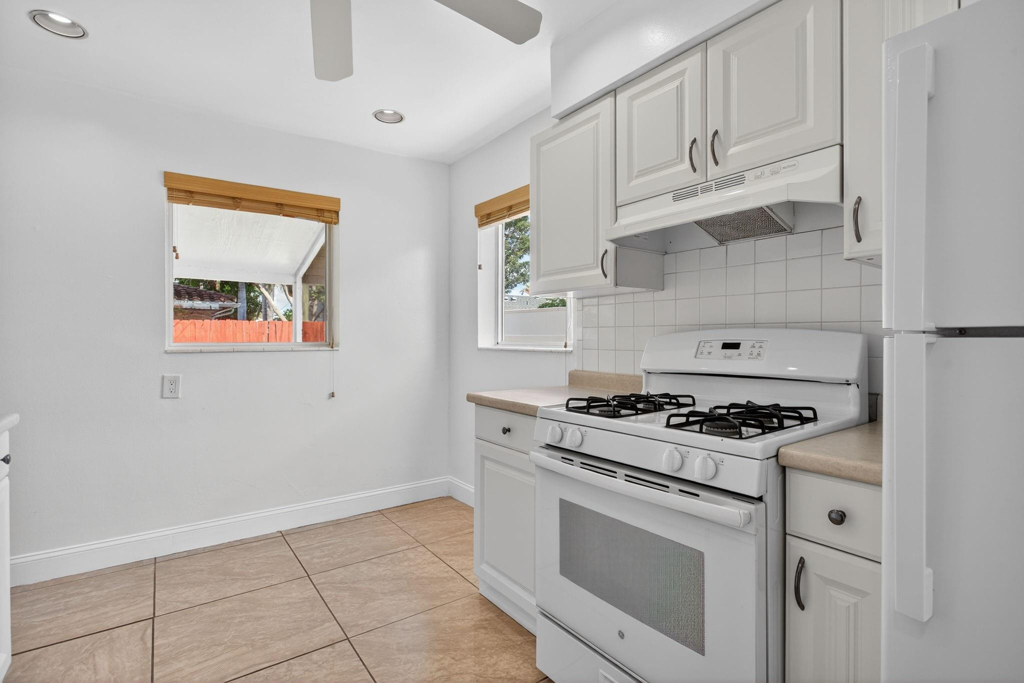 CORAL RIDGE ISLES - Residential Income