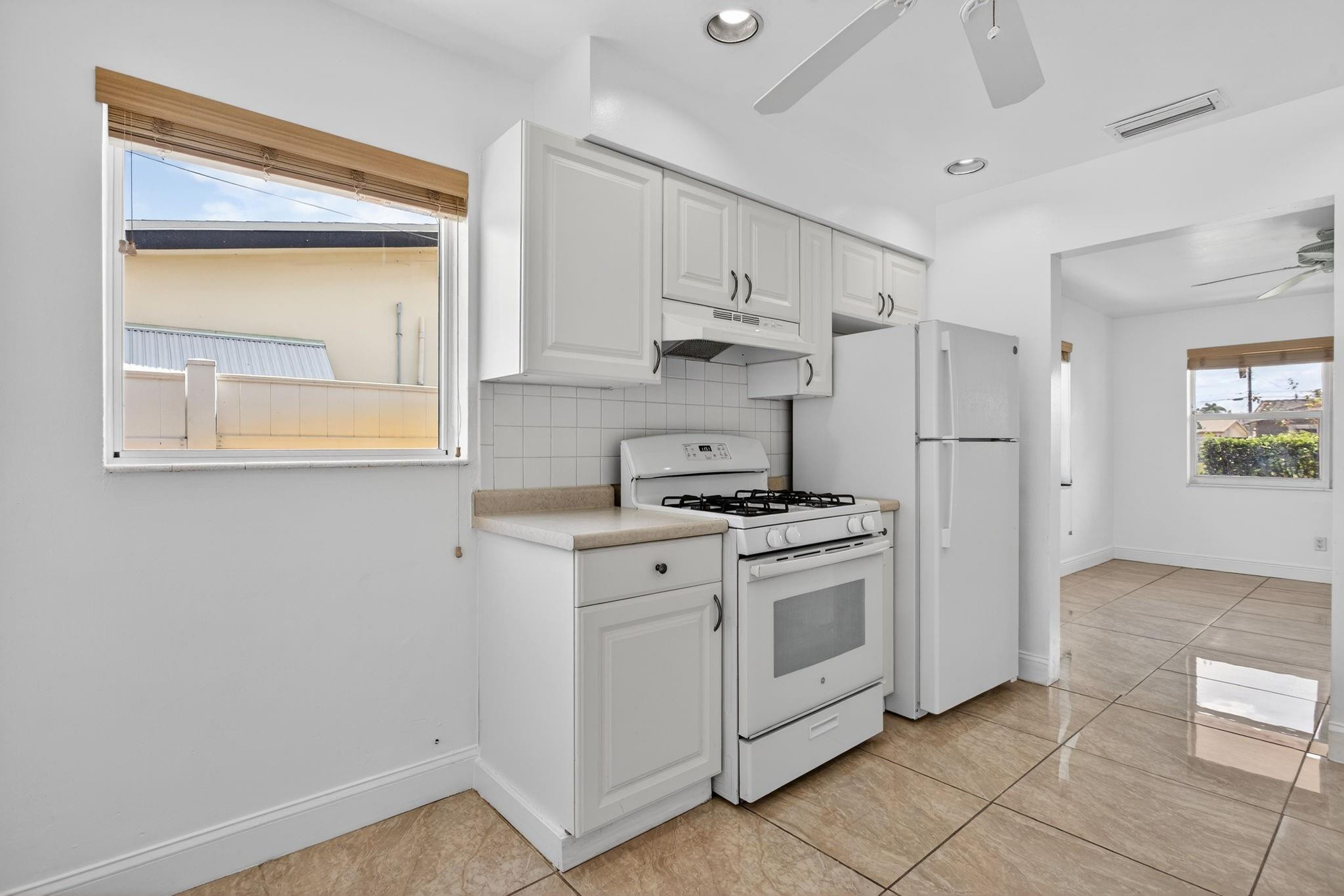 CORAL RIDGE ISLES - Residential Income