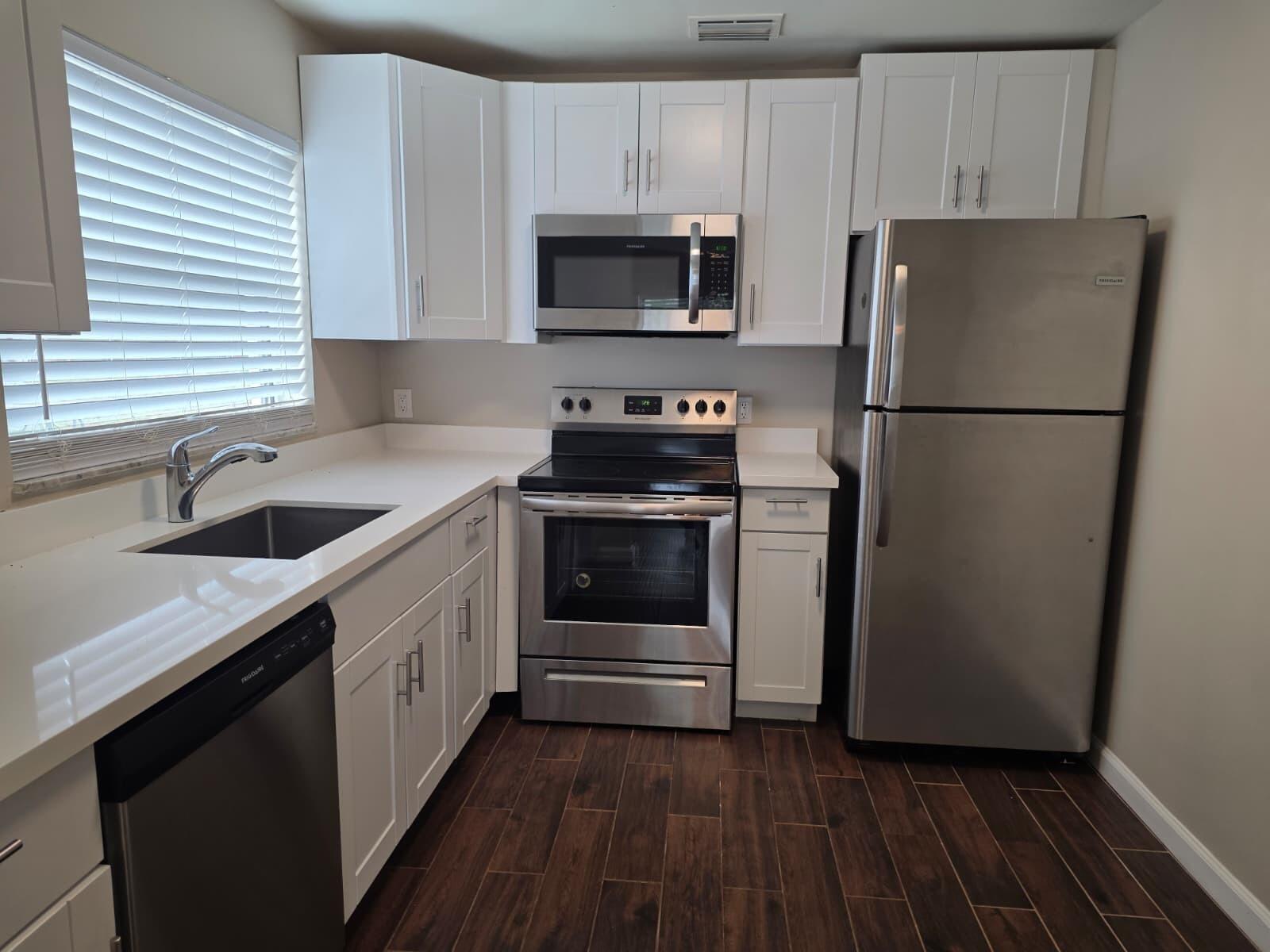 MIL-LAKE ESTATES ADD NO 1 - Residential Lease