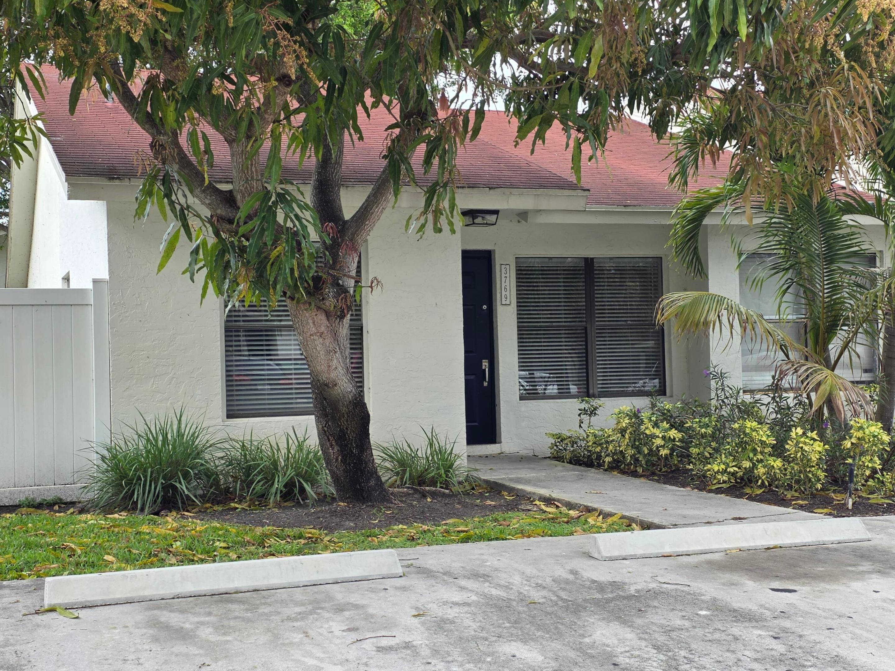 MIL-LAKE ESTATES ADD NO 1 - Residential Lease