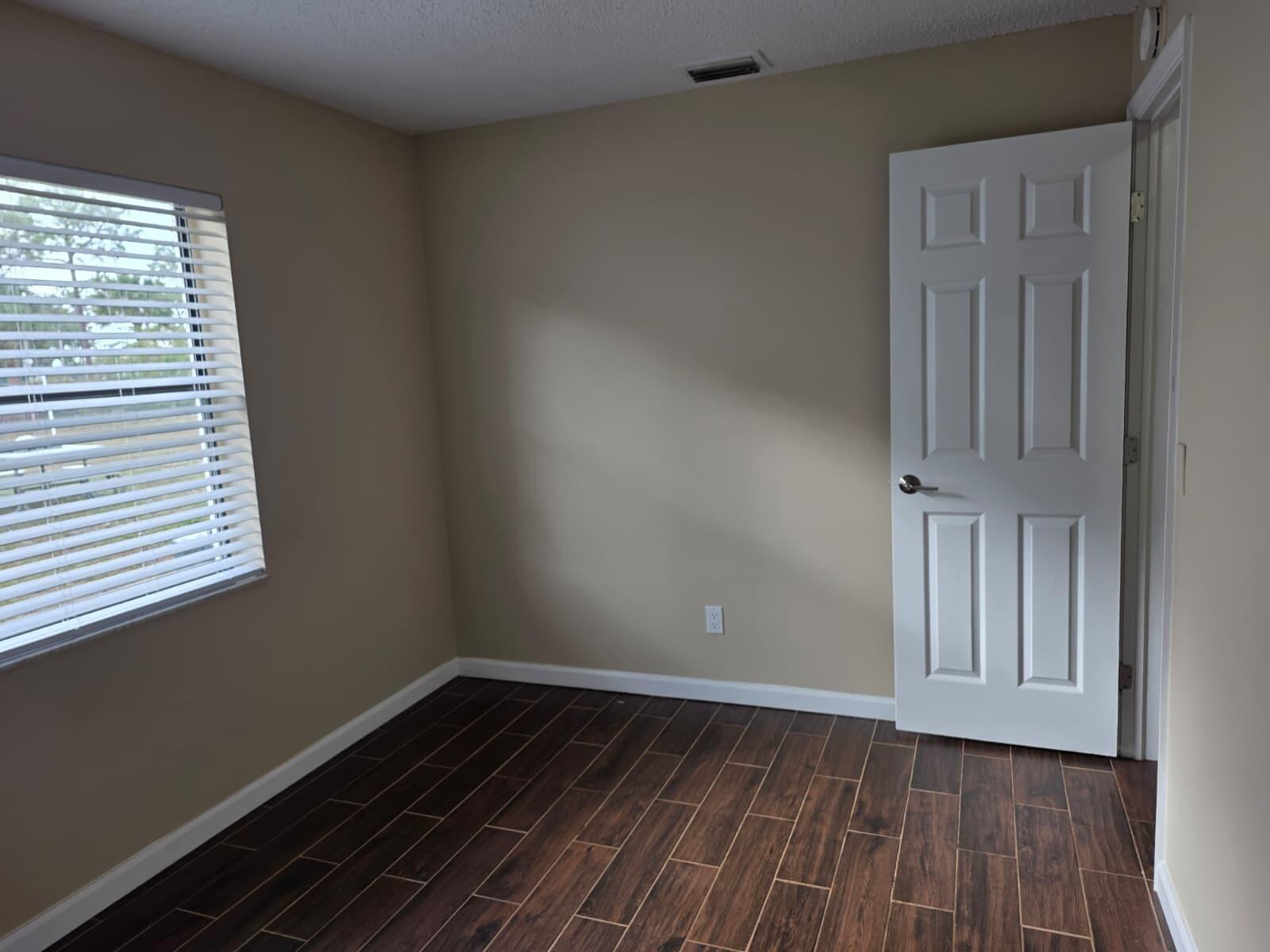 MIL-LAKE ESTATES ADD NO 1 - Residential Lease