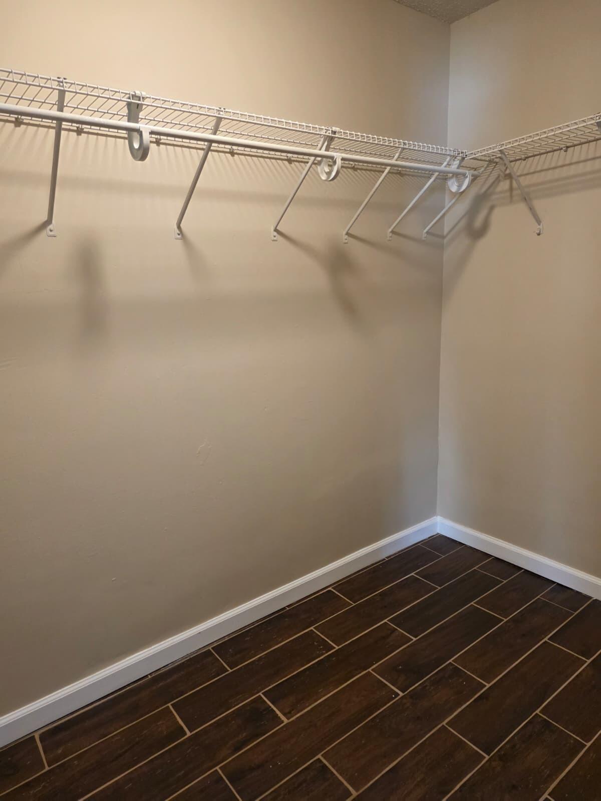 MIL-LAKE ESTATES ADD NO 1 - Residential Lease