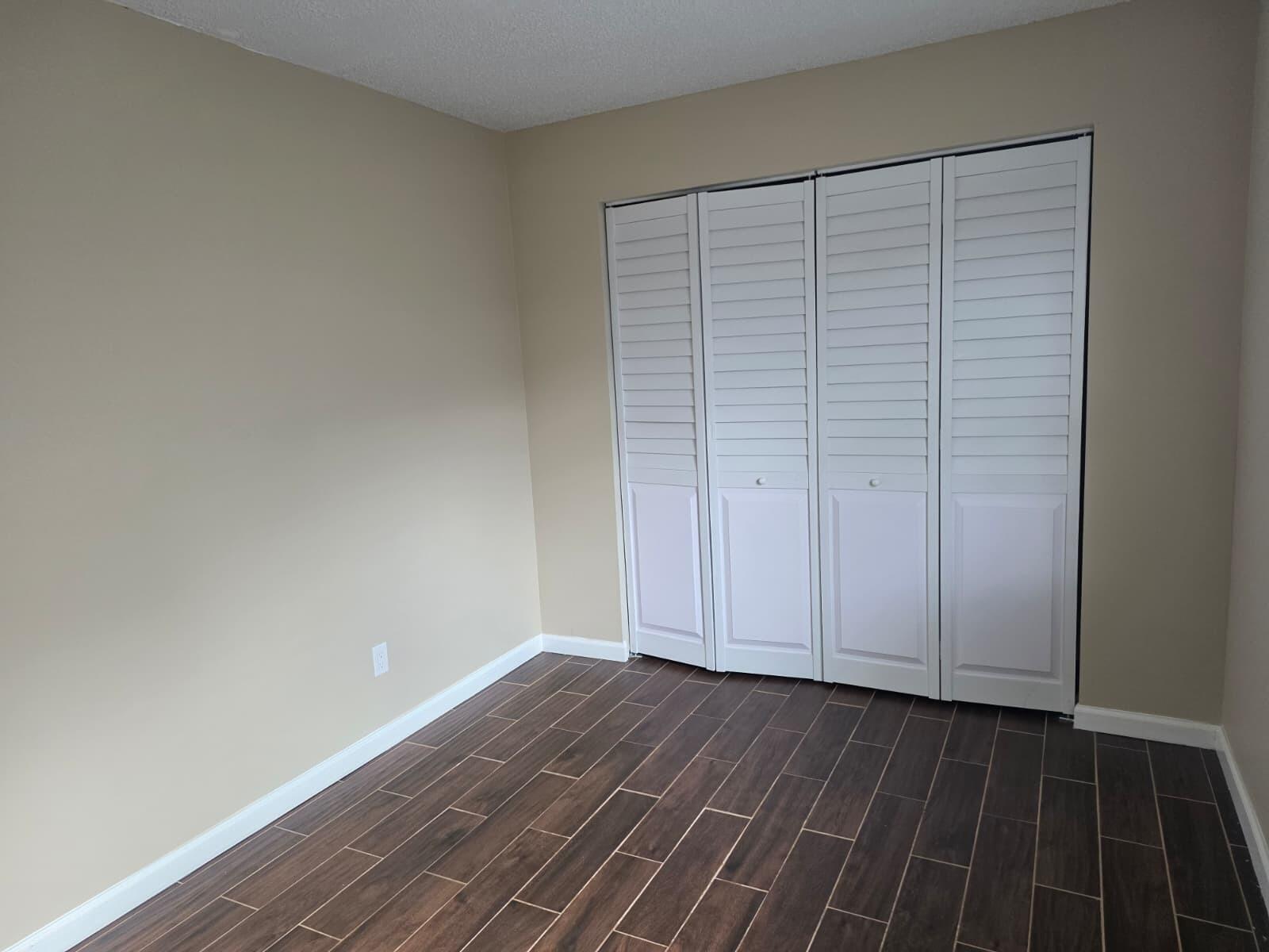 MIL-LAKE ESTATES ADD NO 1 - Residential Lease