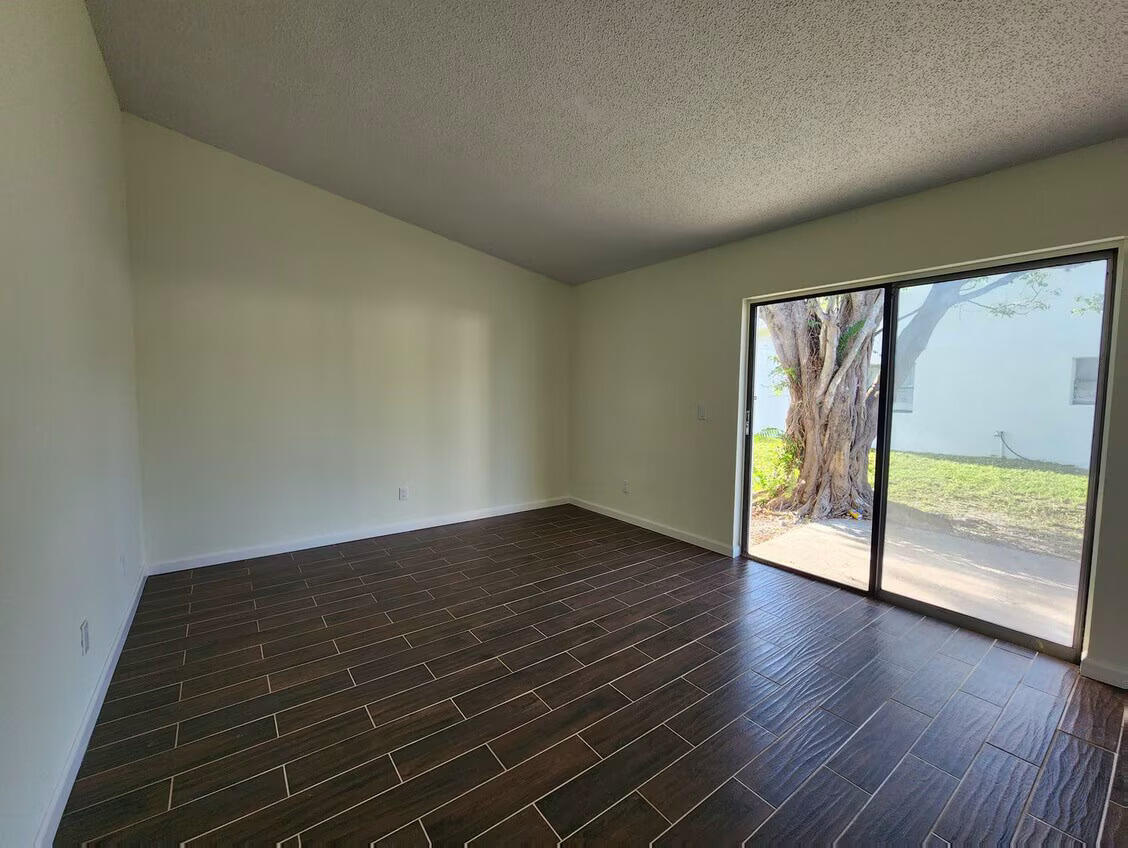 MIL-LAKE ESTATES ADD NO 1 - Residential Lease