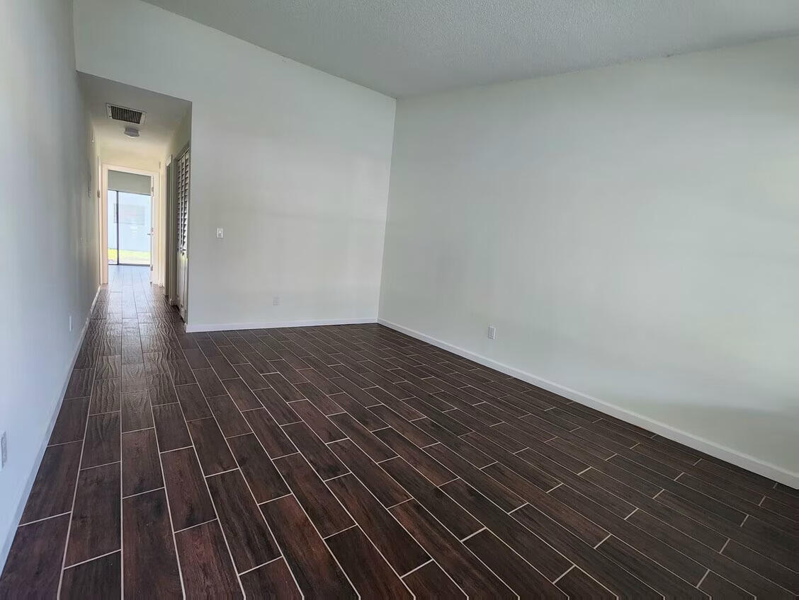 MIL-LAKE ESTATES ADD NO 1 - Residential Lease