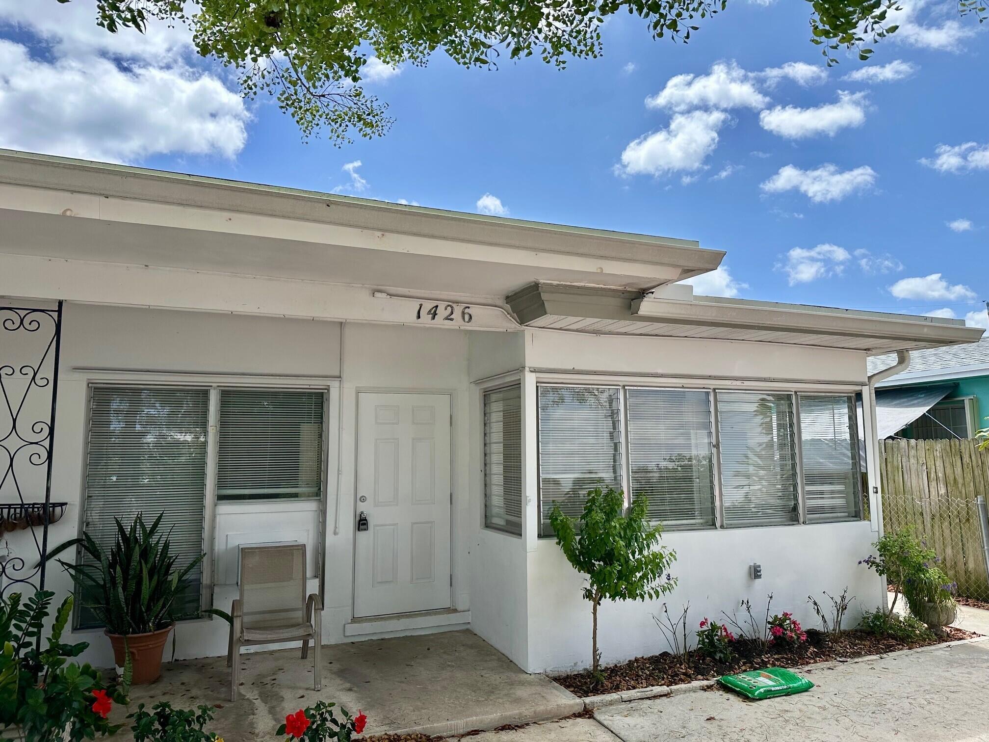 Great value on this 2bed/1bath apartment with new kitchen & bath, washer/dryer inside unit, fresh paint throughout,, new air conditioners, off-street parking for (2) cars, located close to transit, 10th Avenue, I-95, only 10 minutes to the airport and just as close to the BEACH!!!