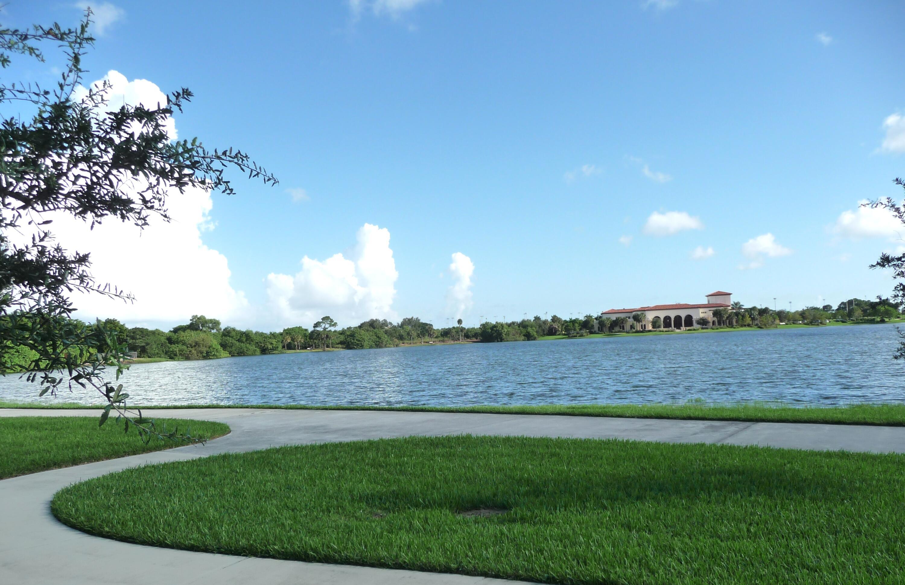 CENTRA Blue Lake Townhomes - Residential