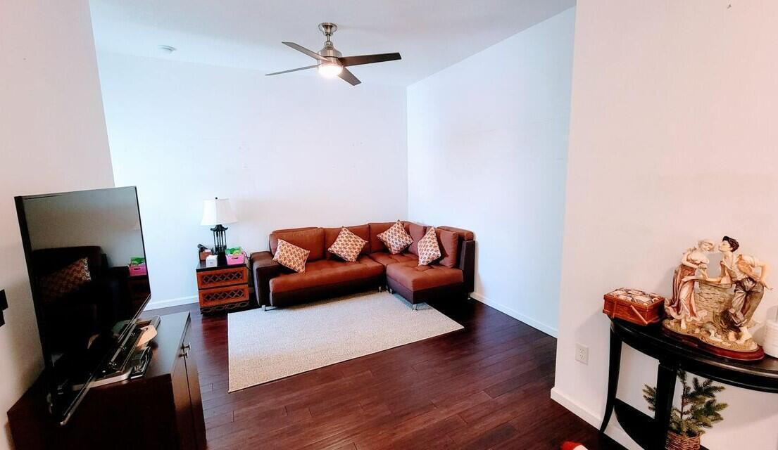 CENTRA Blue Lake Townhomes - Residential