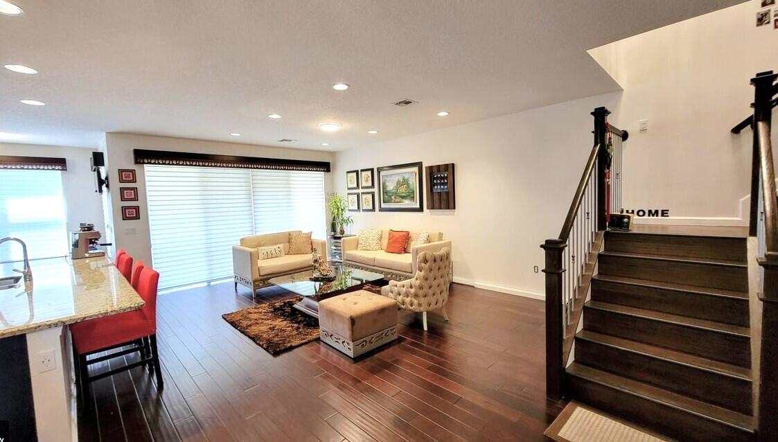 CENTRA Blue Lake Townhomes - Residential