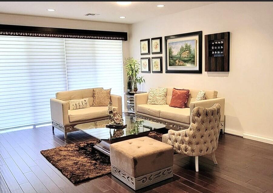 CENTRA Blue Lake Townhomes - Residential