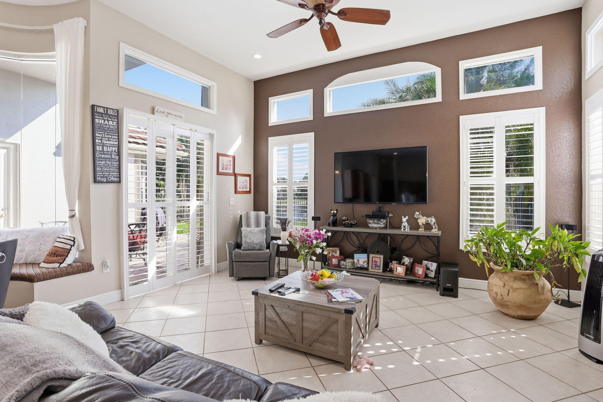 SATURNIA - Residential