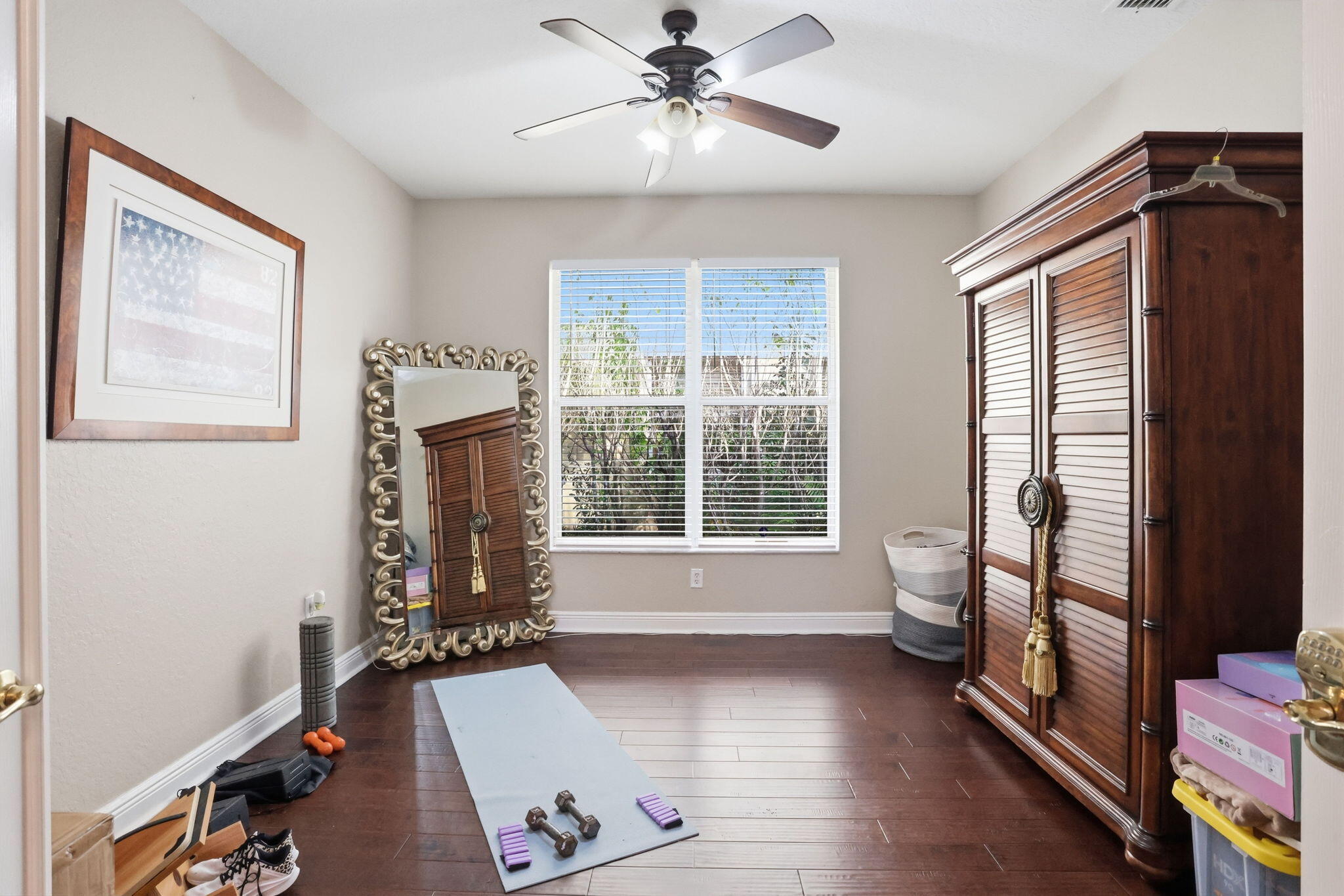 SATURNIA - Residential