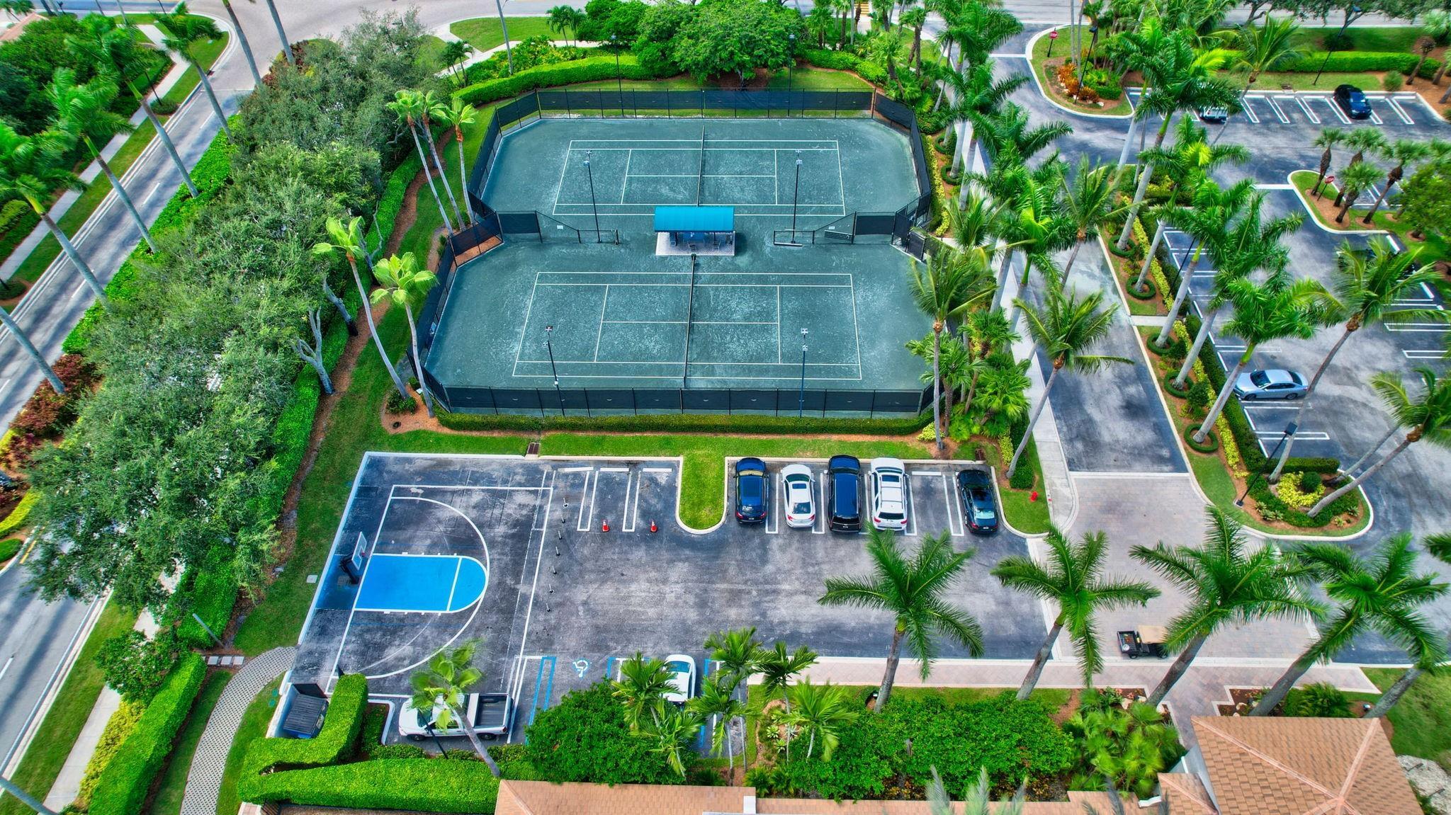 SATURNIA - Residential