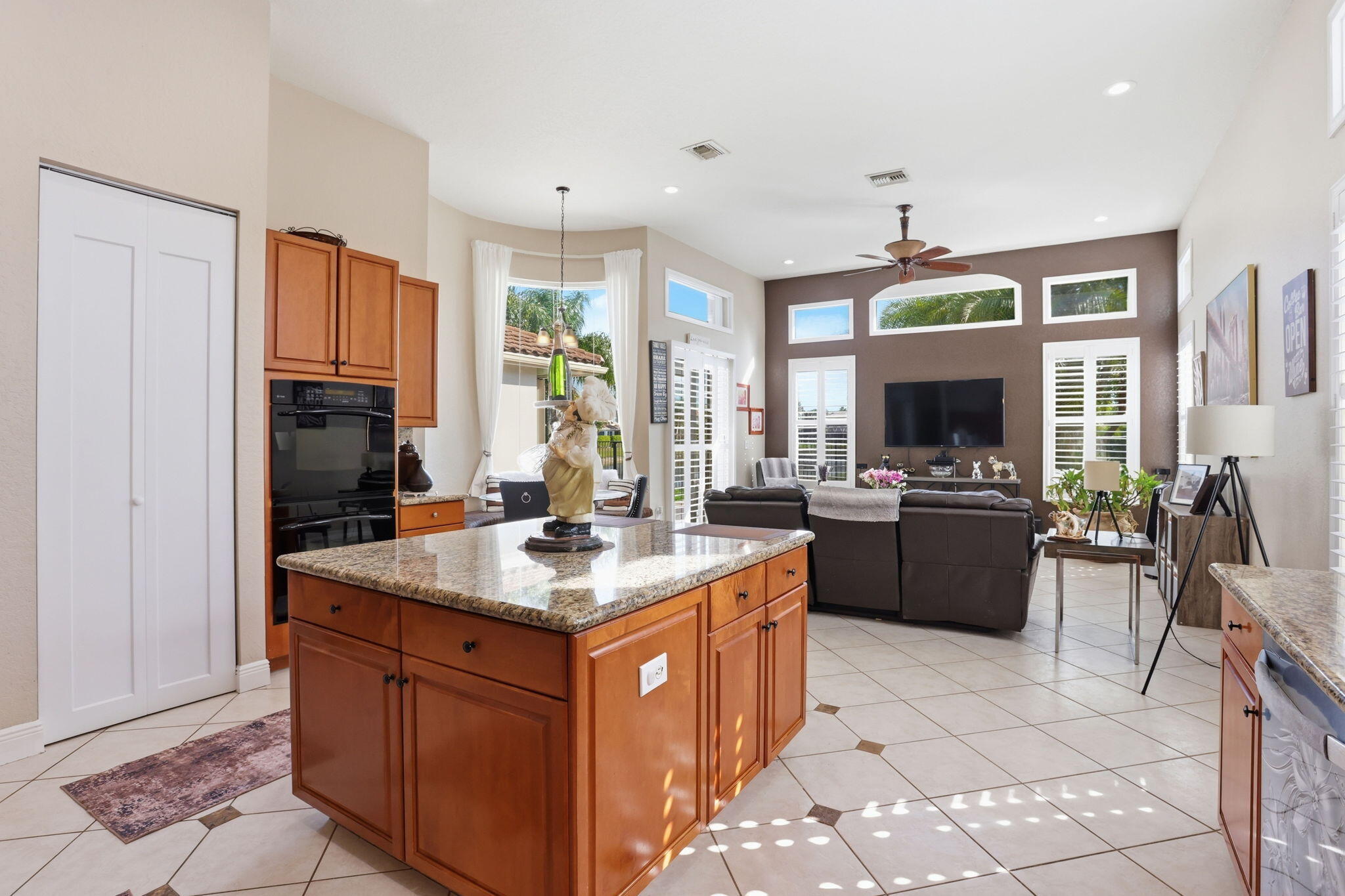 SATURNIA - Residential