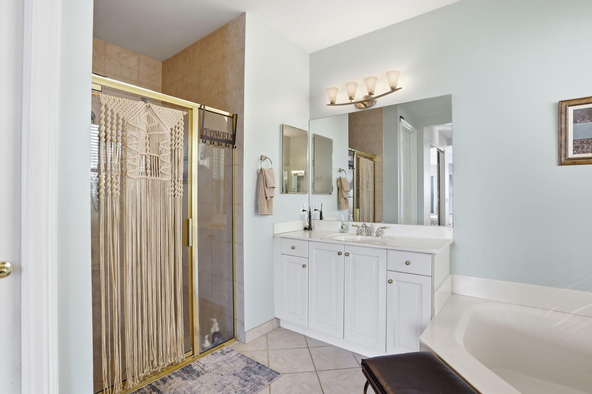 SATURNIA - Residential