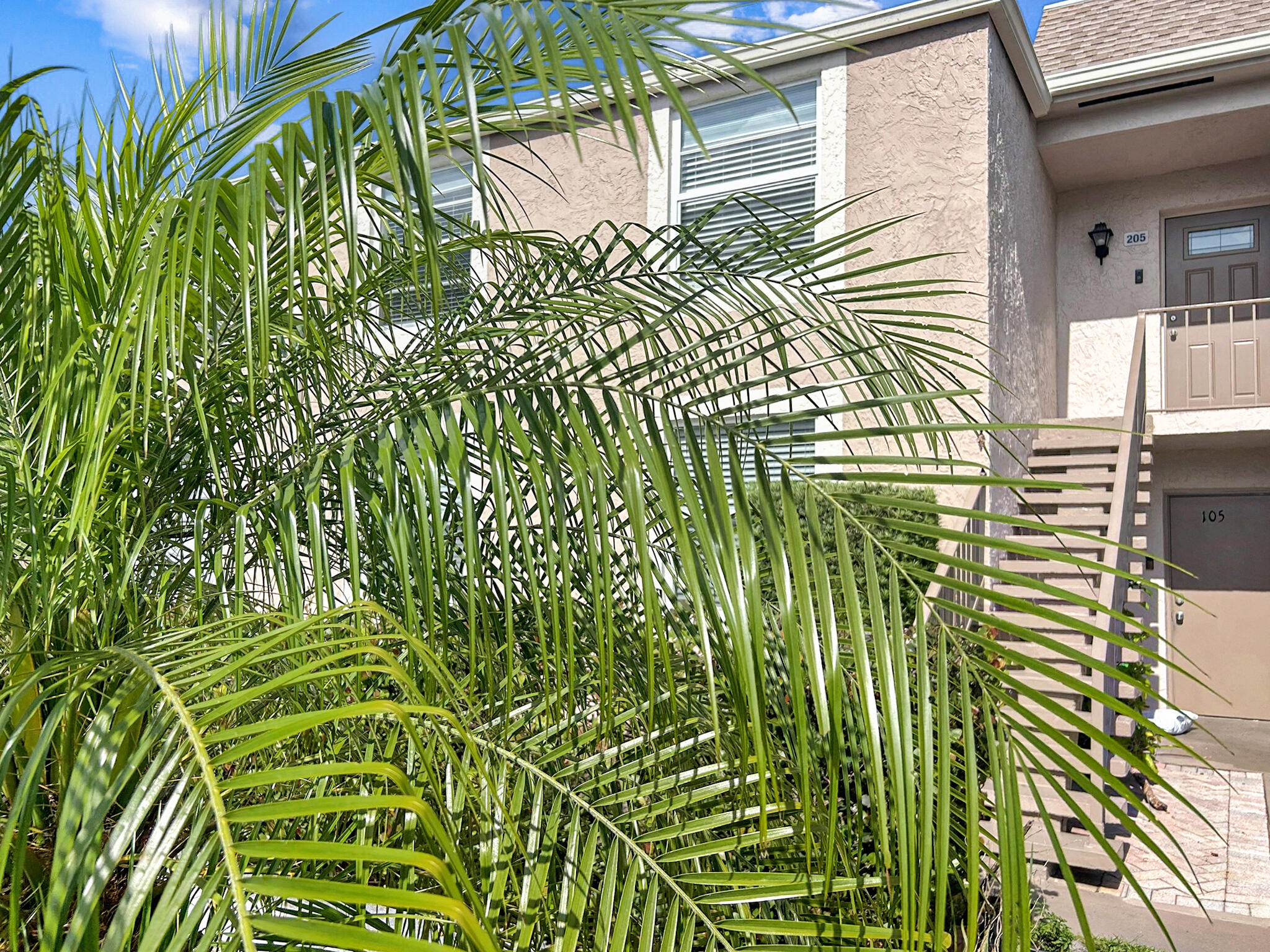 1 OF PALM SPRINGS 1 CONDO - Residential