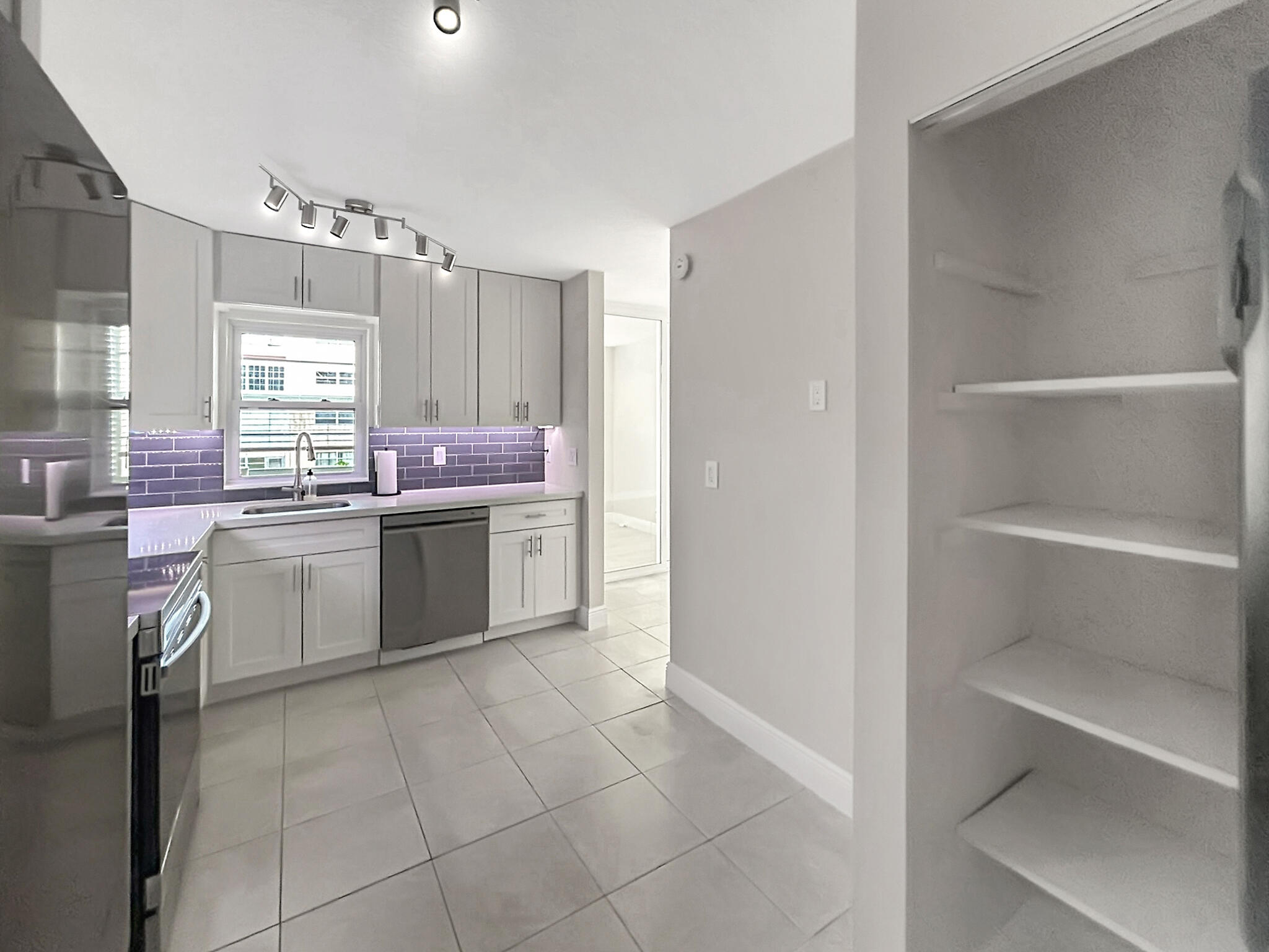 1 OF PALM SPRINGS 1 CONDO - Residential