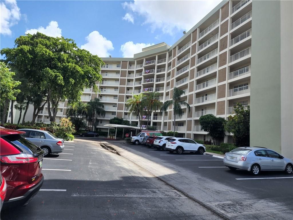 Photo of 2940 N Course Dr Dr #603, Pompano Beach, FL 33069 (MLS # F10338825)