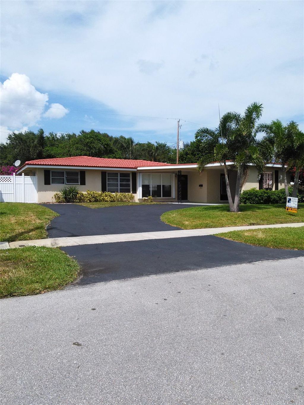 Photo of 2169 NE 62nd Ct, Fort Lauderdale, FL 33308 (MLS # F10428388)