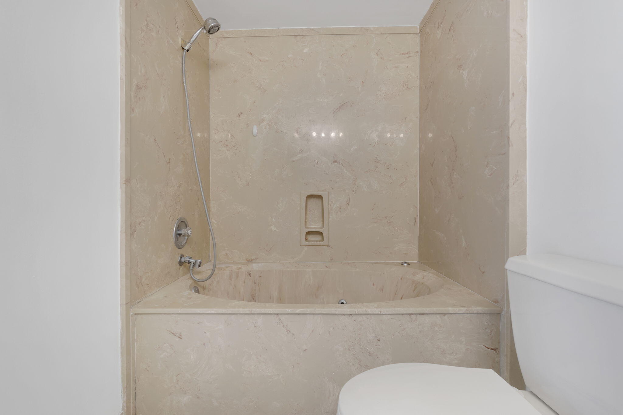 ADMIRALTY TOWERS CONDOMINIUM - Residential