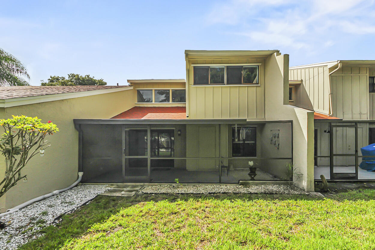 1679 SW Crossing Circle