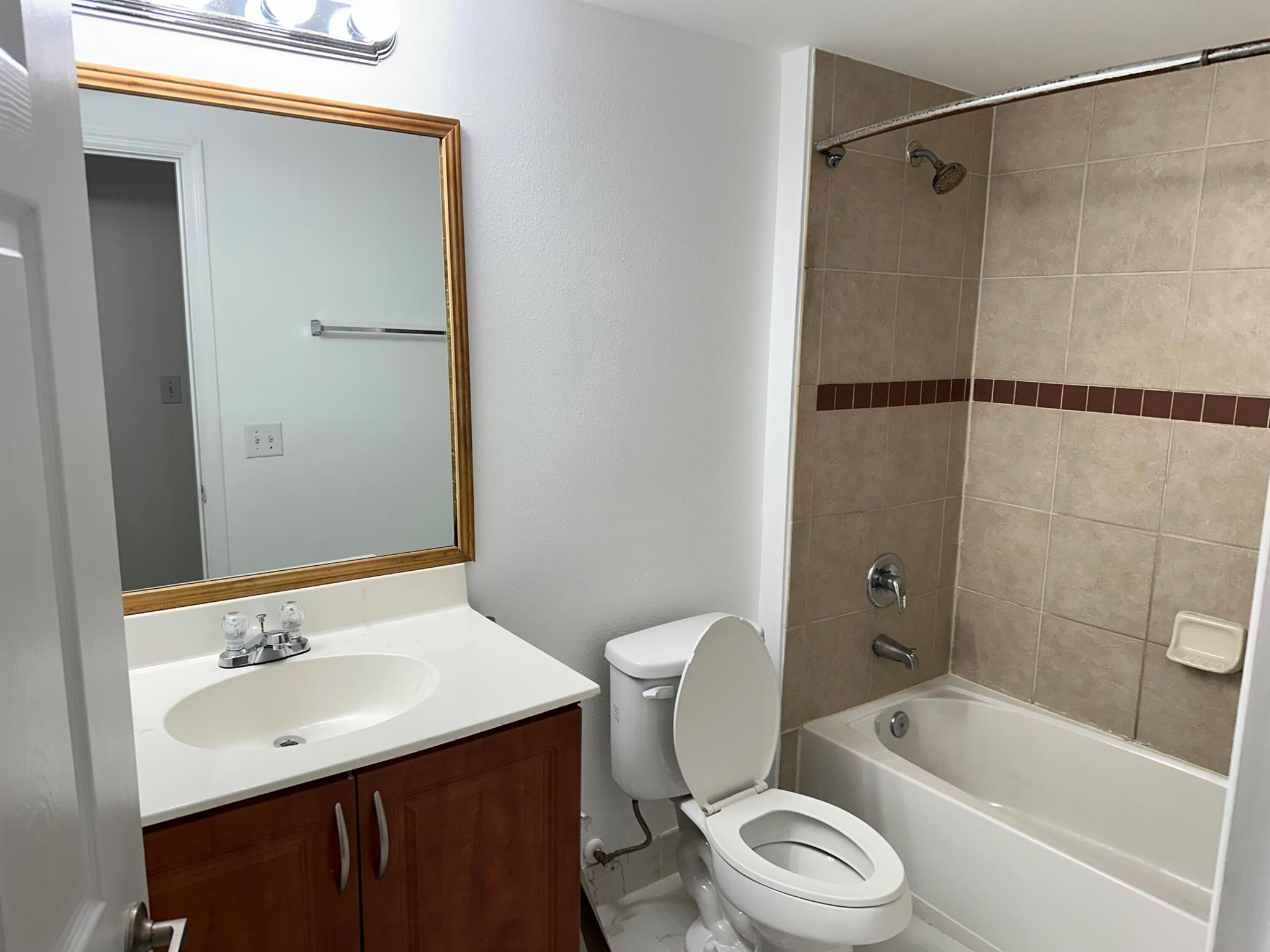 VILLAS AT EMERALD DUNES C - Residential Lease