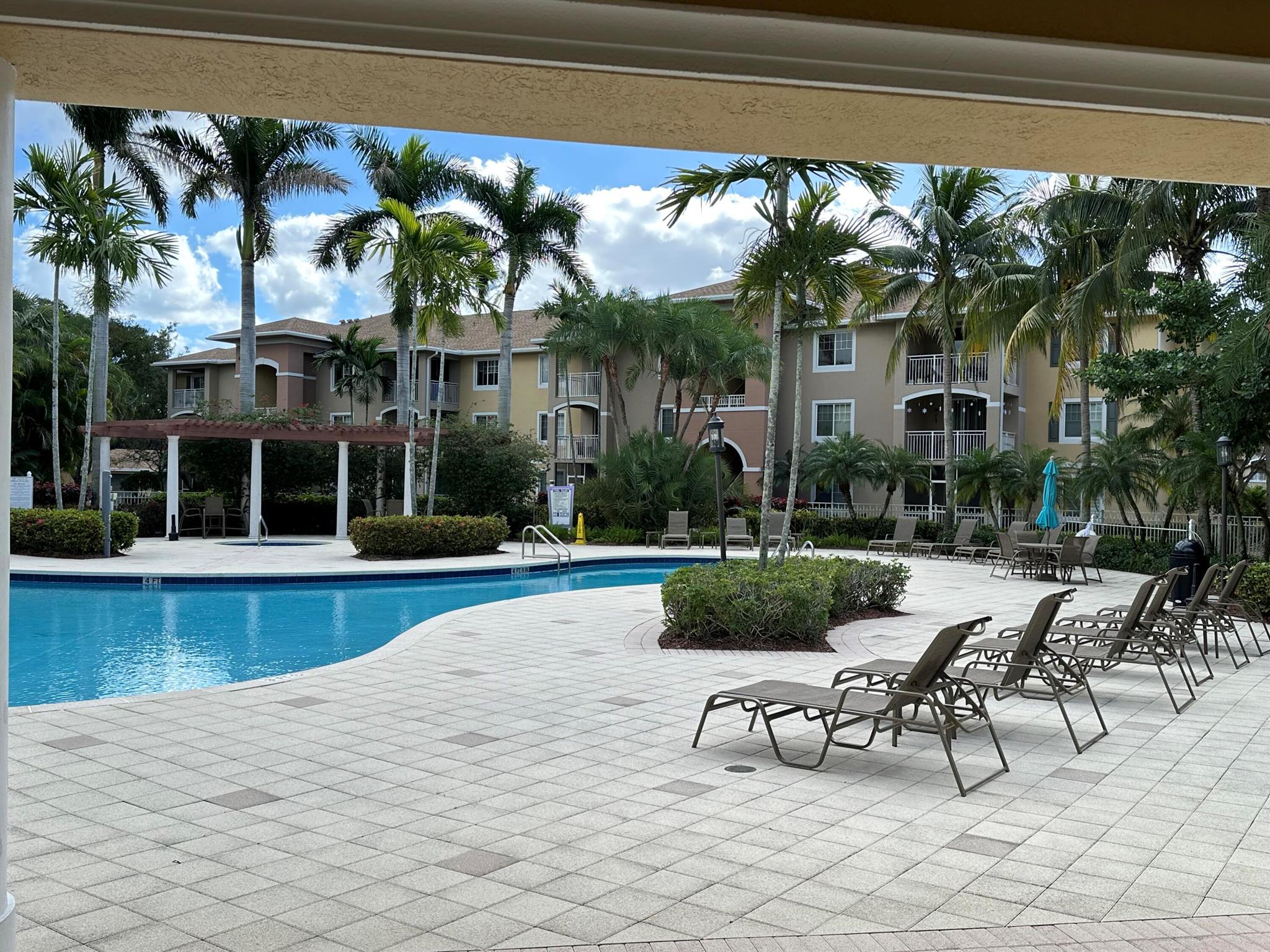 VILLAS AT EMERALD DUNES C - Residential Lease