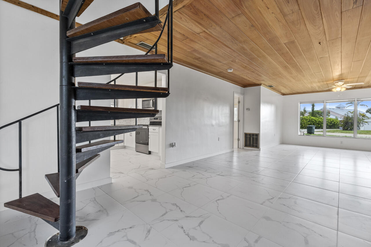 FT PIERCE BEACH SUBDIVISION - Residential Income