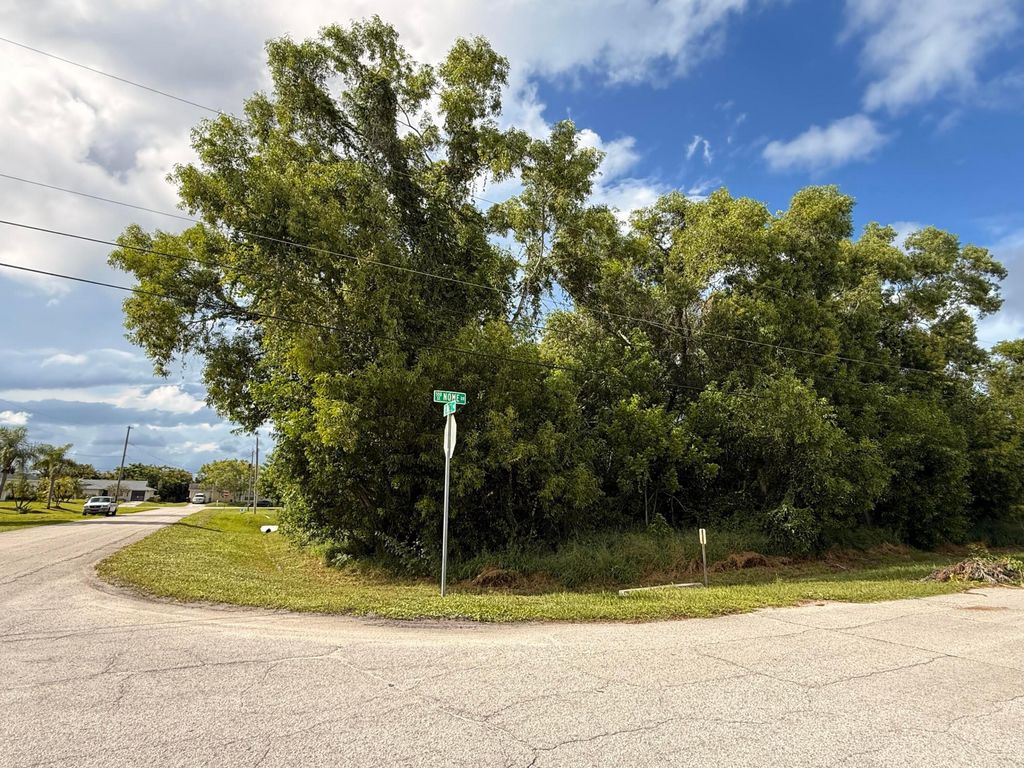 Photo of 574 SE Nome Drive, Port Saint Lucie, FL 34984 (MLS # B26014776)