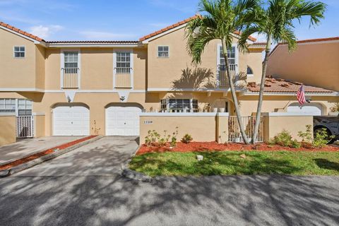 11339 Lakeview Drive Drive 4o Coral Springs FL 33071