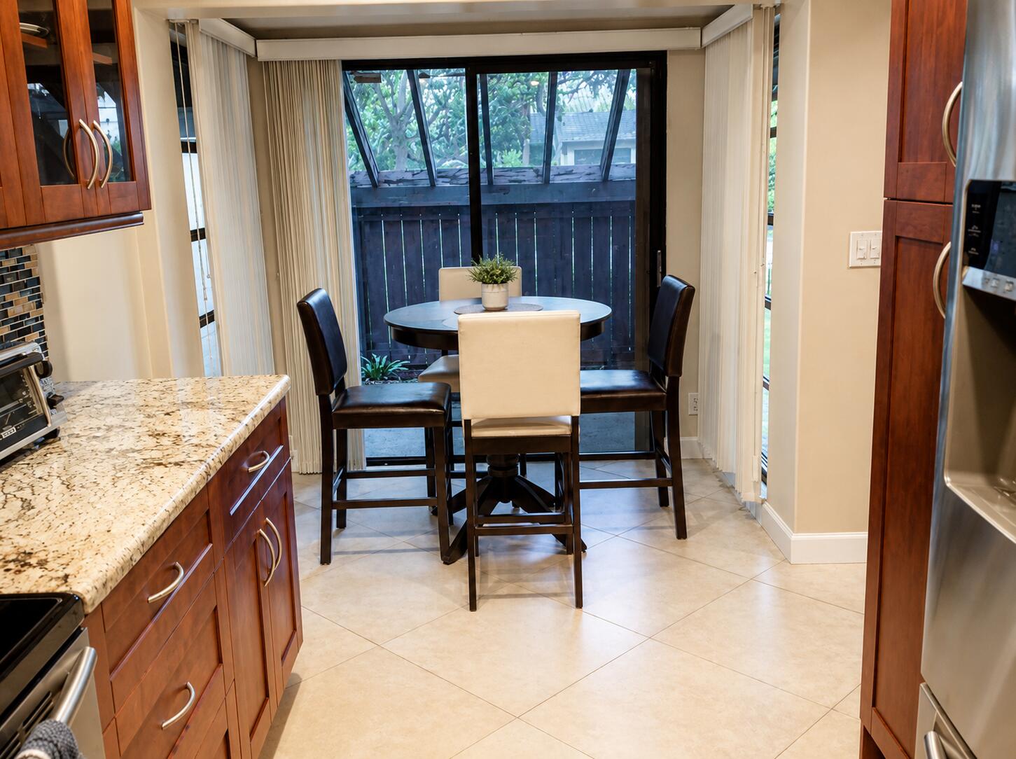 TRES VIDAS CONDO ONE - Residential Lease