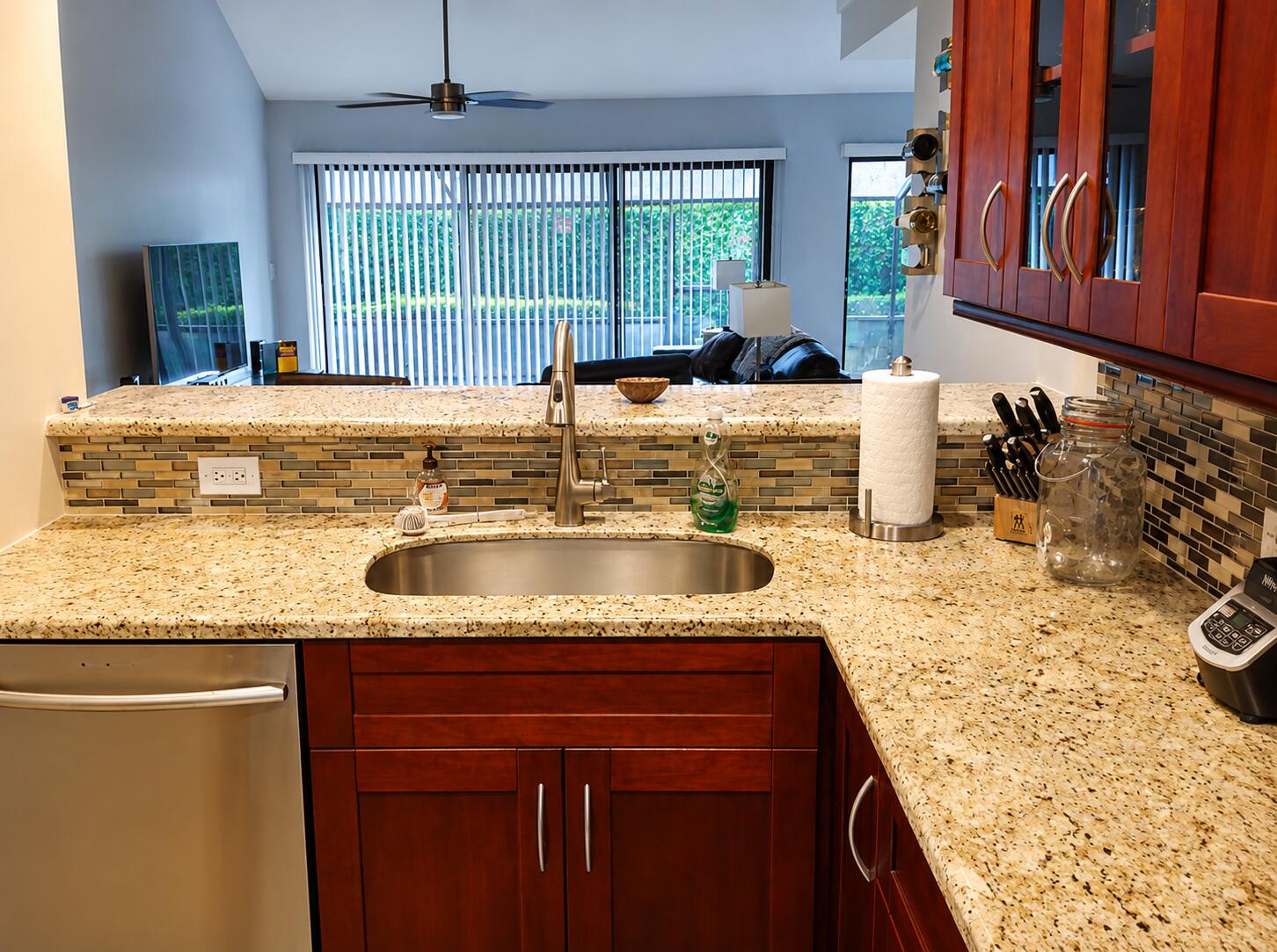 TRES VIDAS CONDO ONE - Residential Lease
