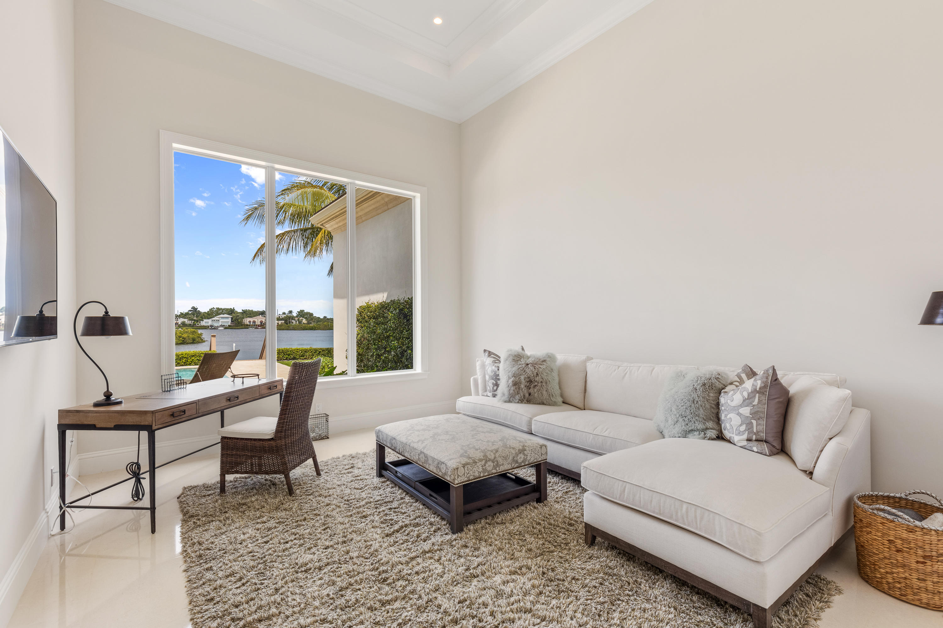 ADMIRALS COVE - Residential