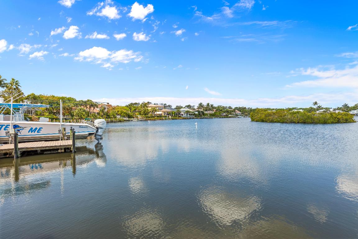 ADMIRALS COVE - Residential