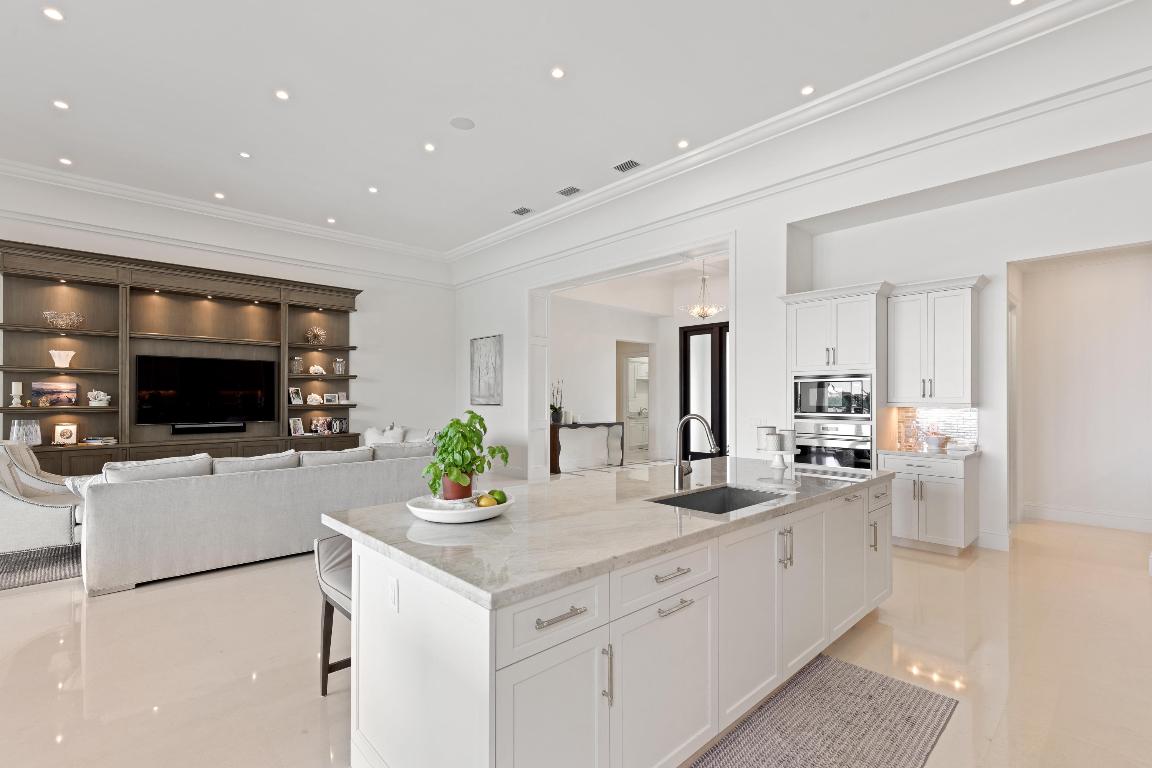 ADMIRALS COVE - Residential