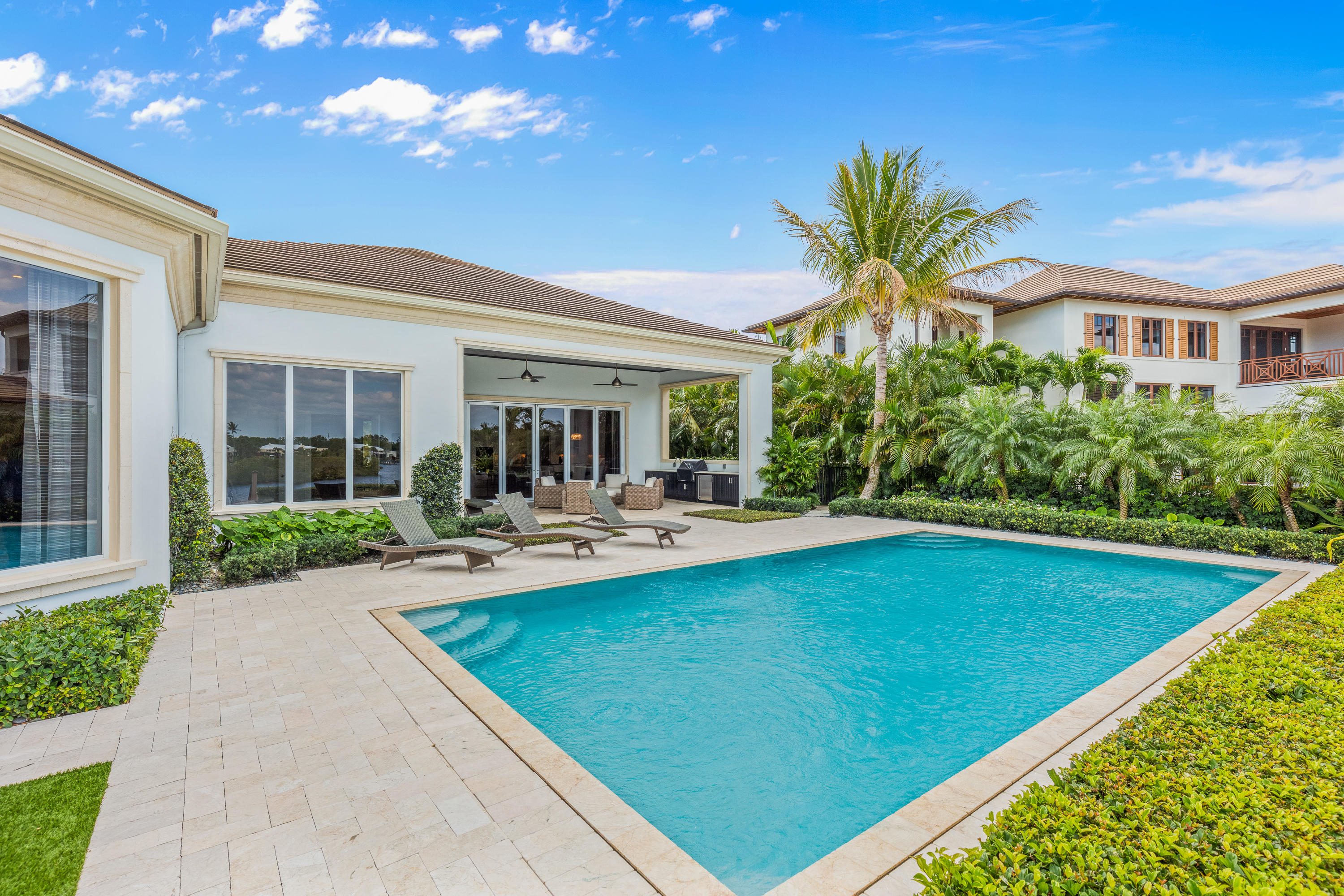 ADMIRALS COVE - Residential