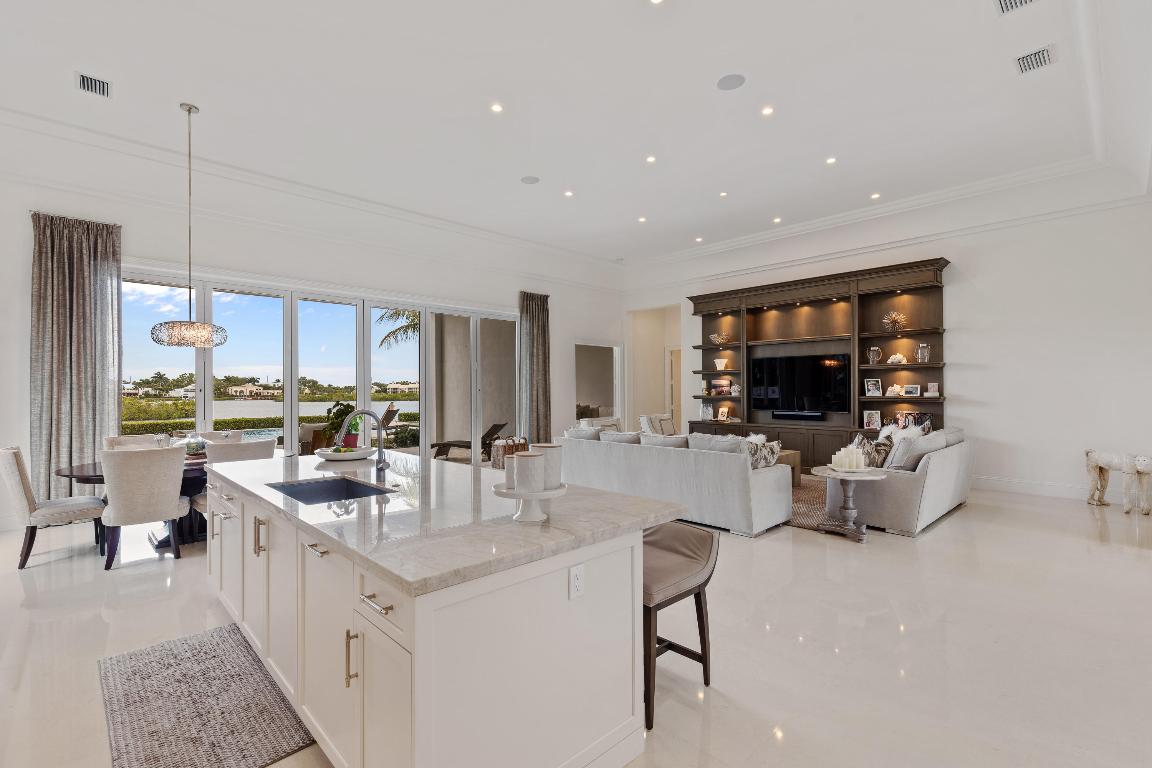 ADMIRALS COVE - Residential