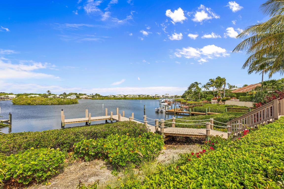 ADMIRALS COVE - Residential