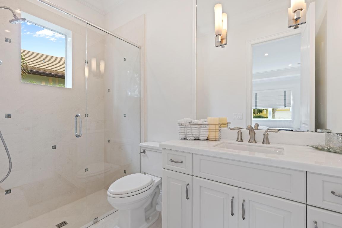 ADMIRALS COVE - Residential