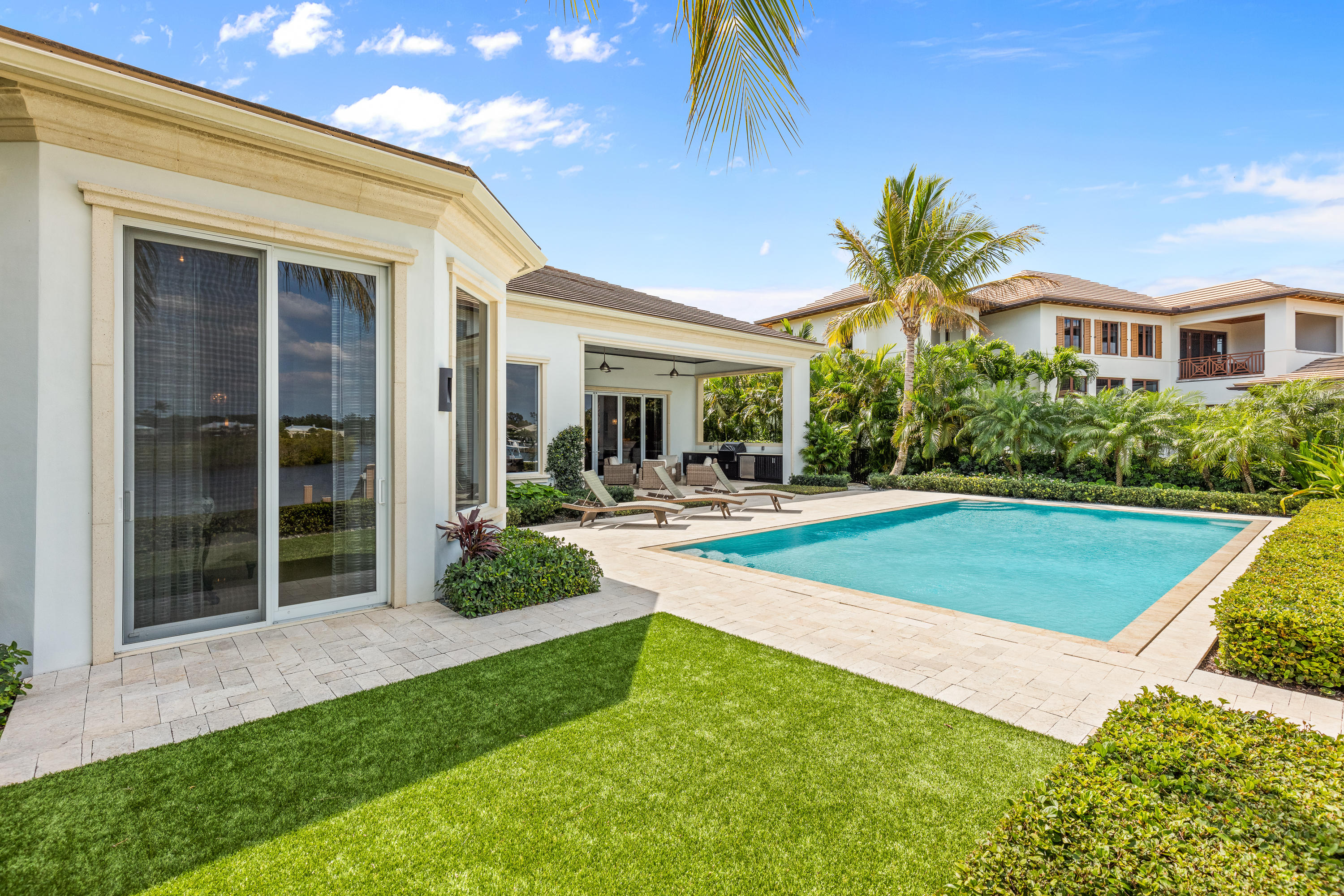 ADMIRALS COVE - Residential