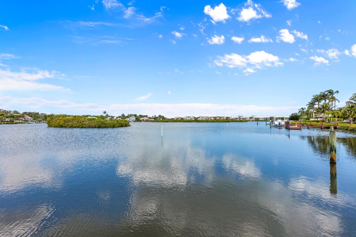 ADMIRALS COVE - Residential